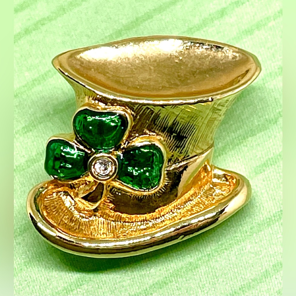 Avon St. Patricks Day Irish Top Hat Green Shamrock Clover Scatter Tac Pin Brooch